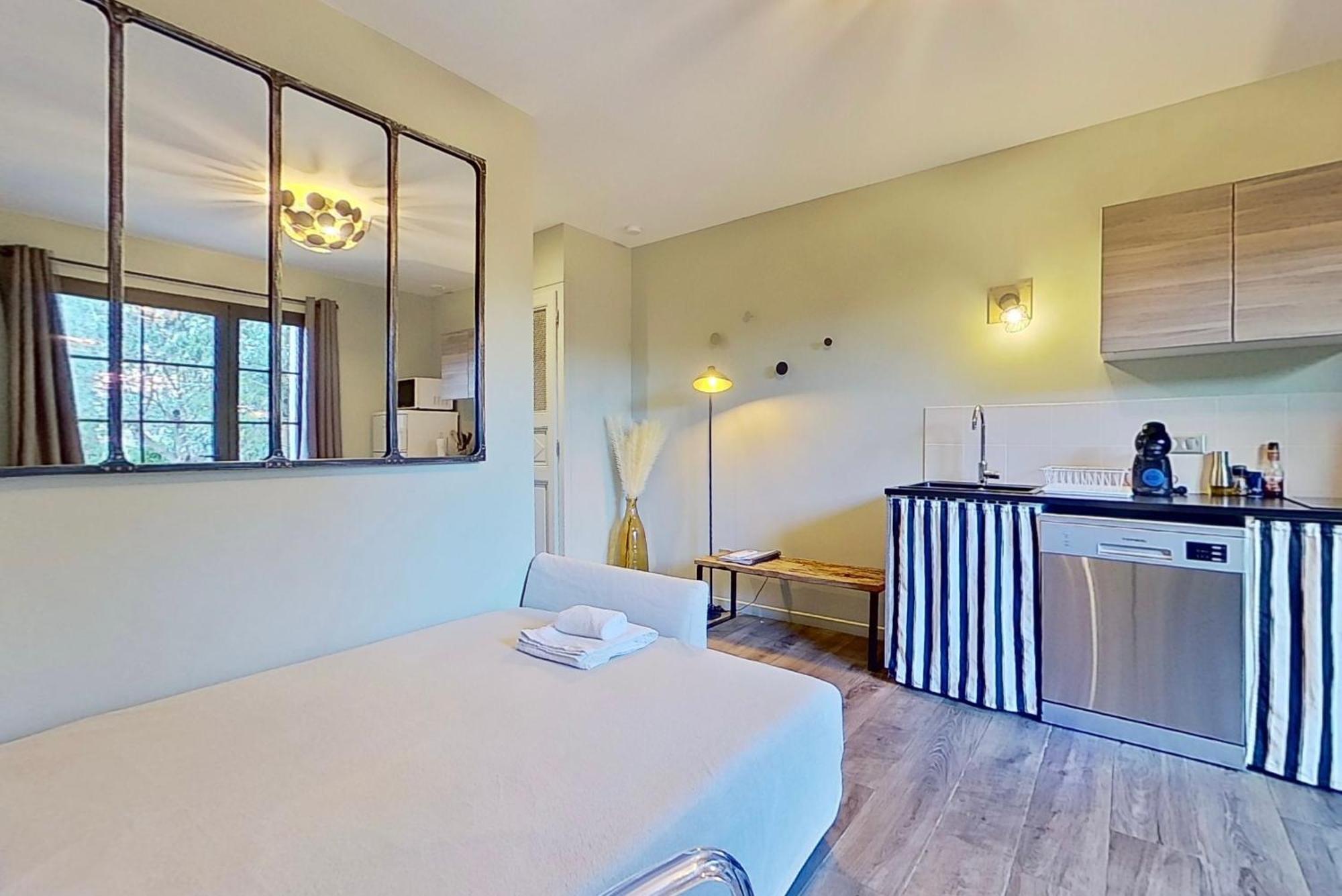 فينوف ليز أفيجْنْ La Villa Dupont D'Avignon المظهر الخارجي الصورة